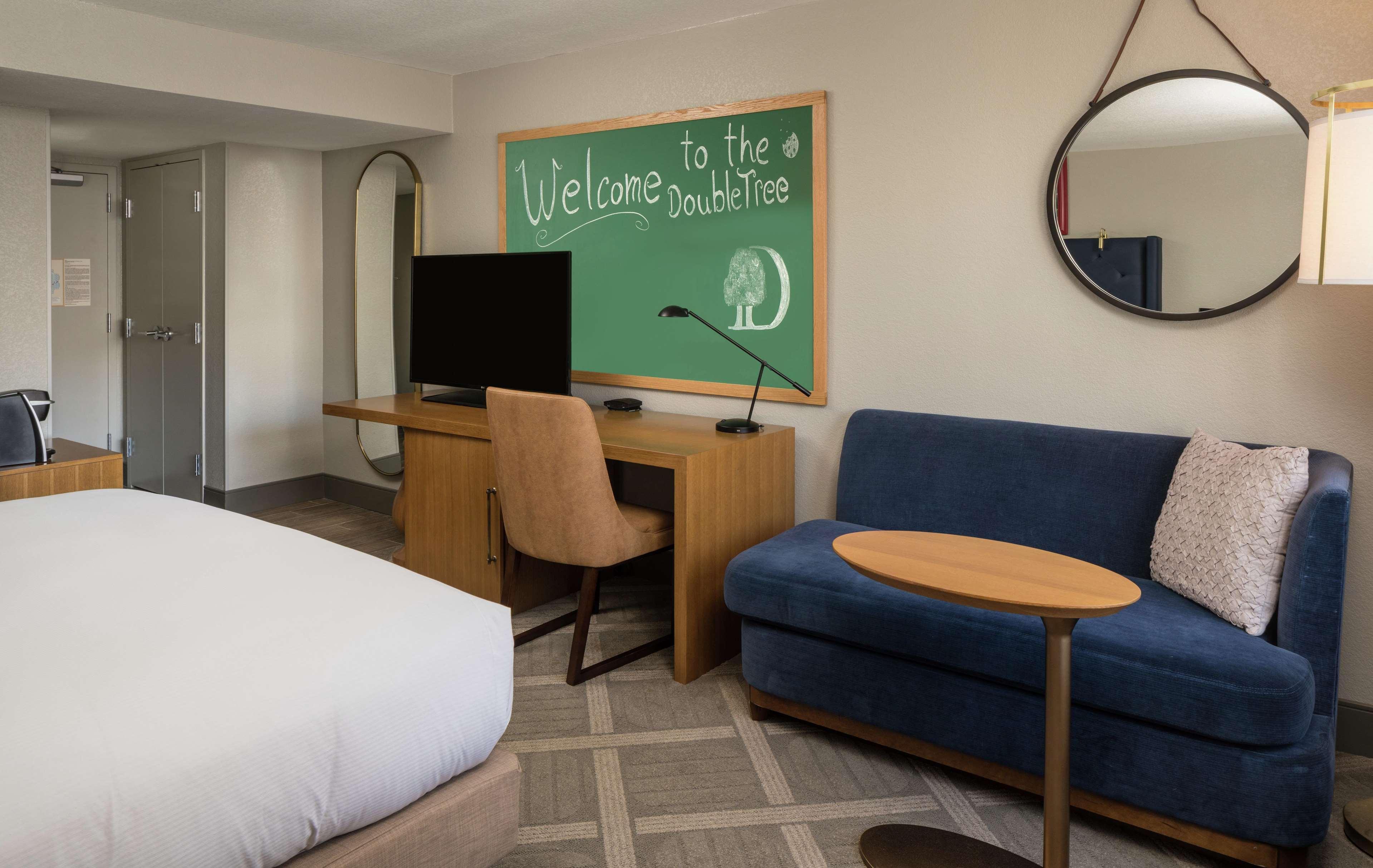 Doubletree By Hilton Γκέινσβιλ Εξωτερικό φωτογραφία