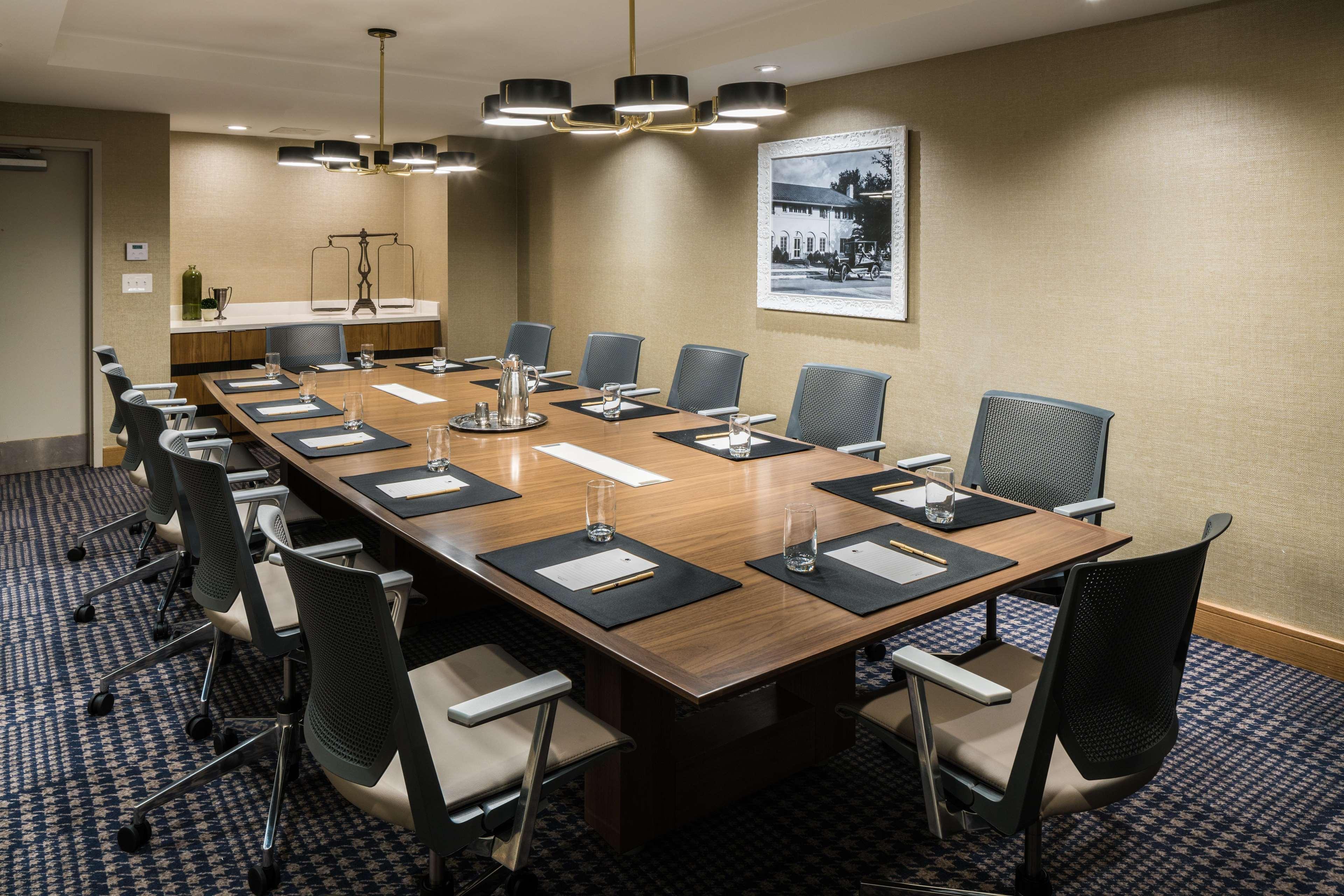 Doubletree By Hilton Γκέινσβιλ Εξωτερικό φωτογραφία
